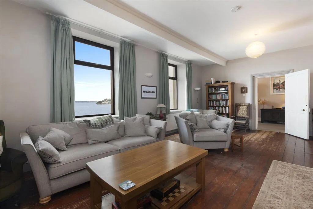 6 bed End of Terrace