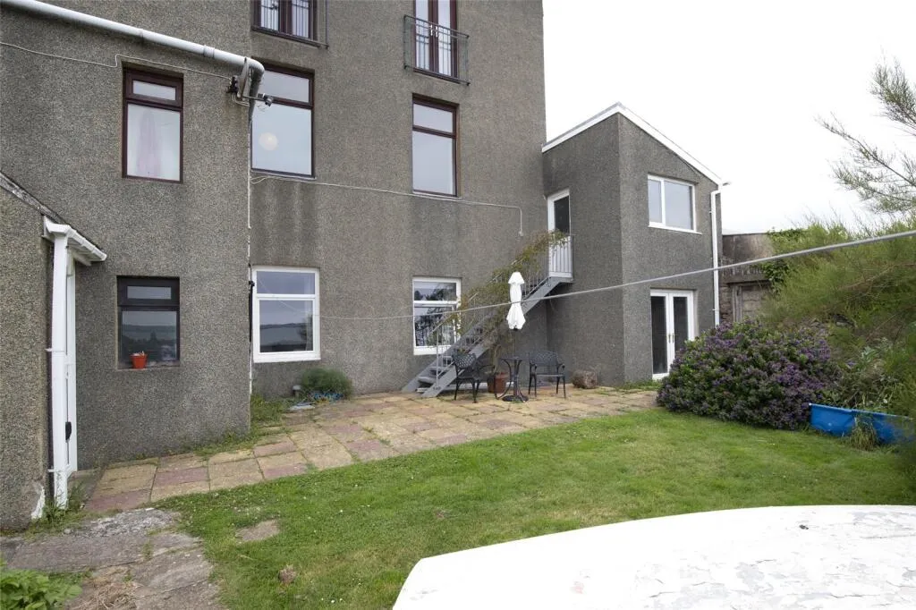 6 bed End of Terrace