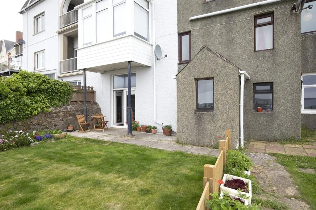 6 bed End of Terrace