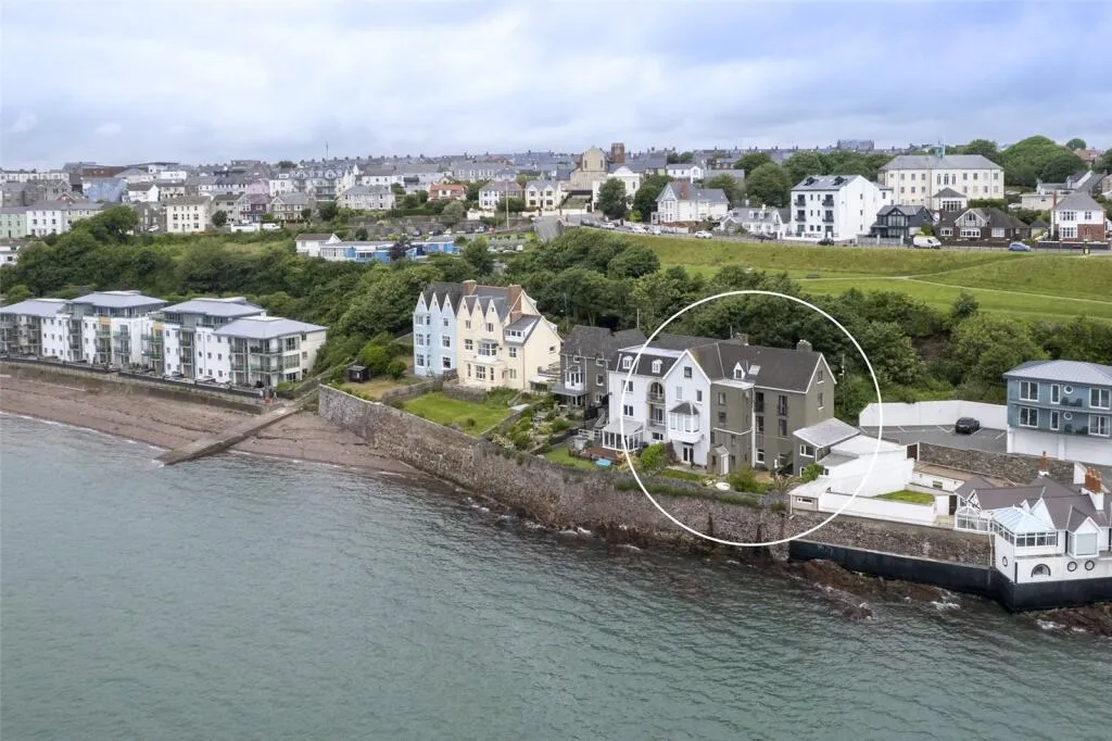 6 bed End of Terrace