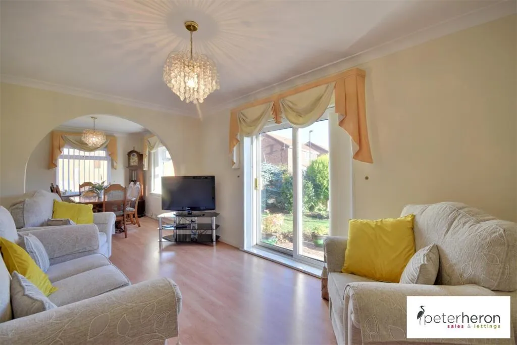 3 bed Semi-Detached Bungalow
