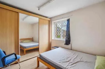 4 bed Semi-Detached