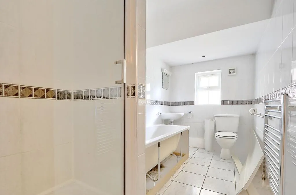 7 bed Block of Apartments