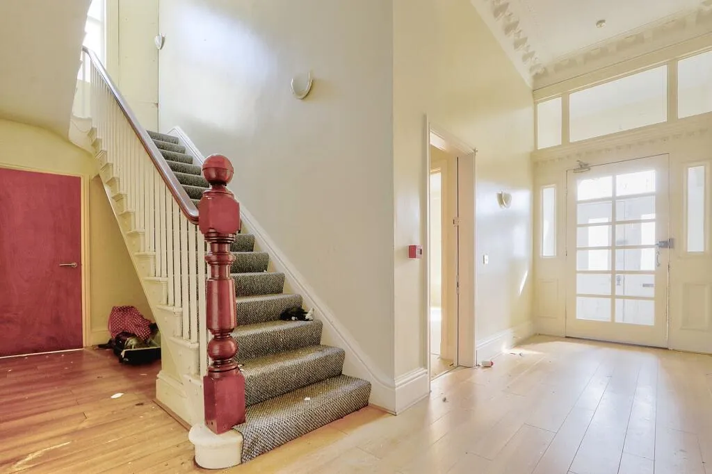 7 bed Block of Apartments