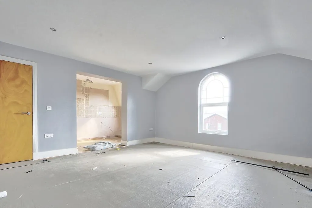 7 bed Block of Apartments