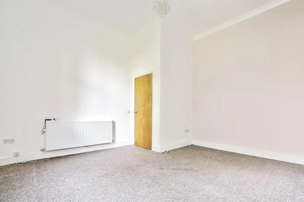 7 bed Block of Apartments
