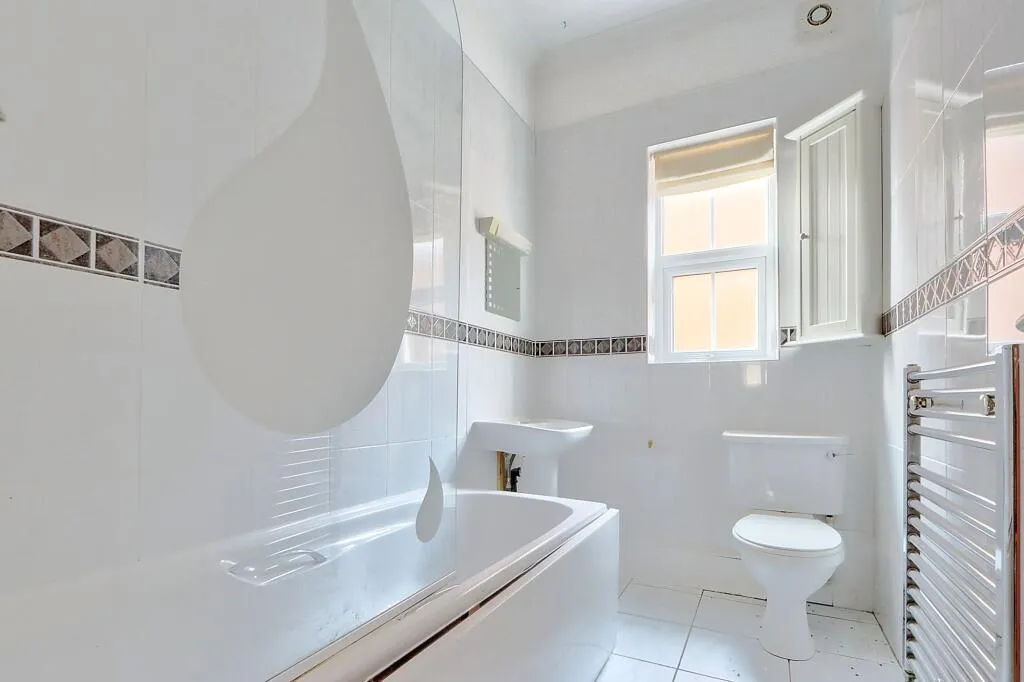 7 bed Block of Apartments