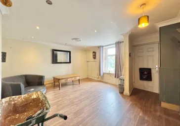3 bed End of Terrace