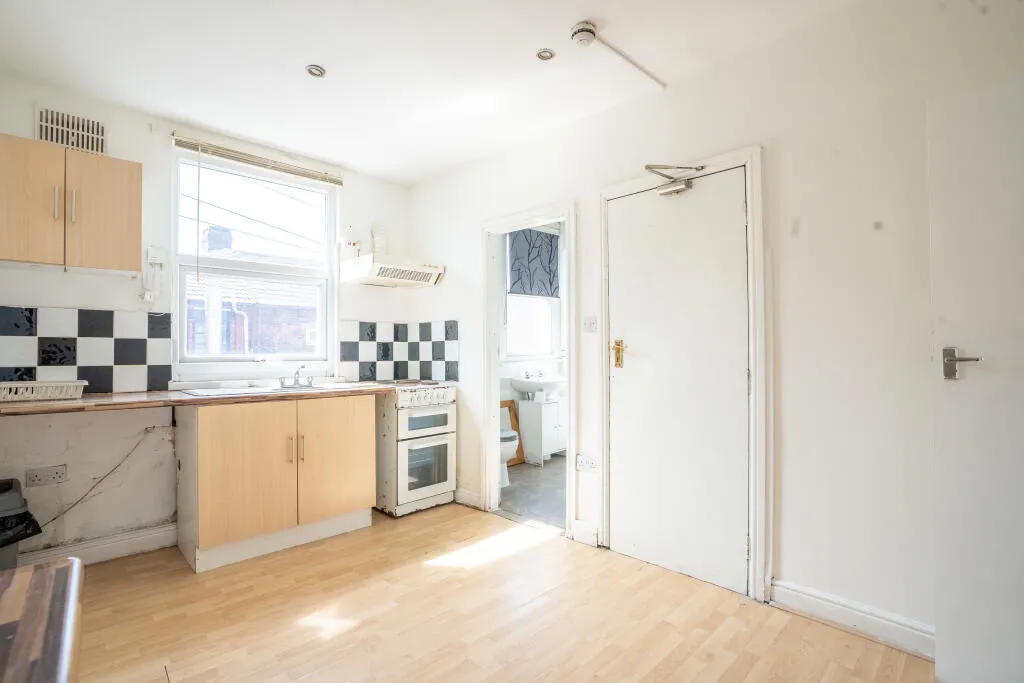 4 bed Block of Apartments