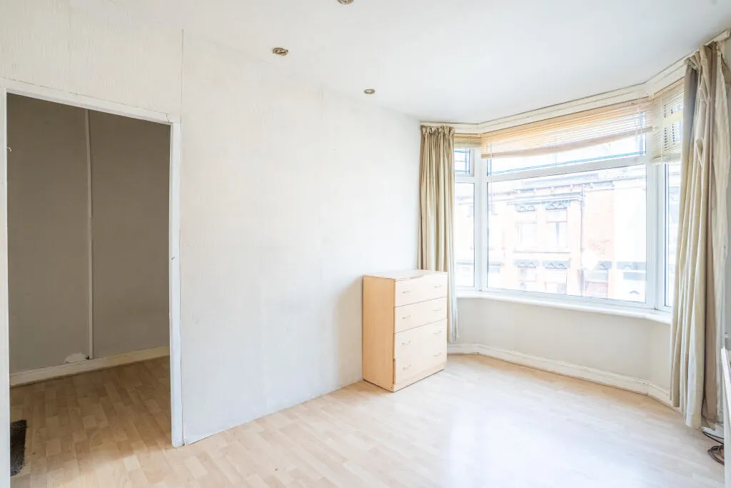 4 bed Block of Apartments