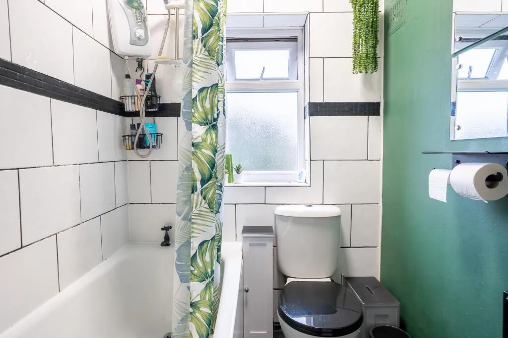 3 bed End of Terrace