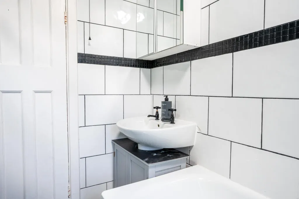 3 bed End of Terrace