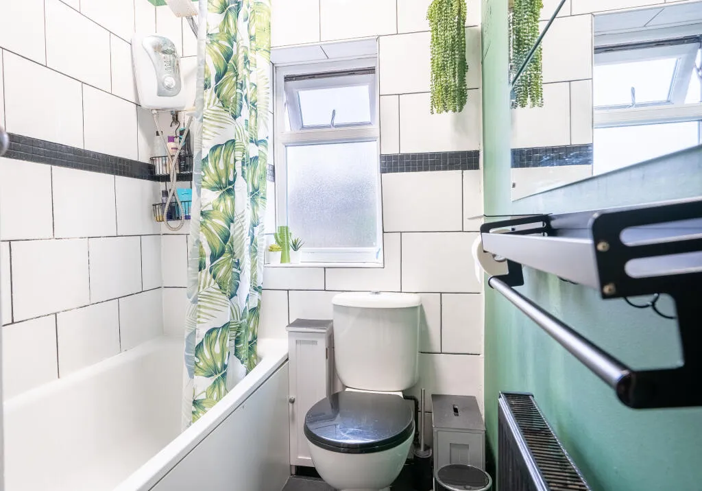 3 bed End of Terrace