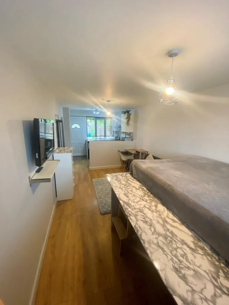 3 bed End of Terrace