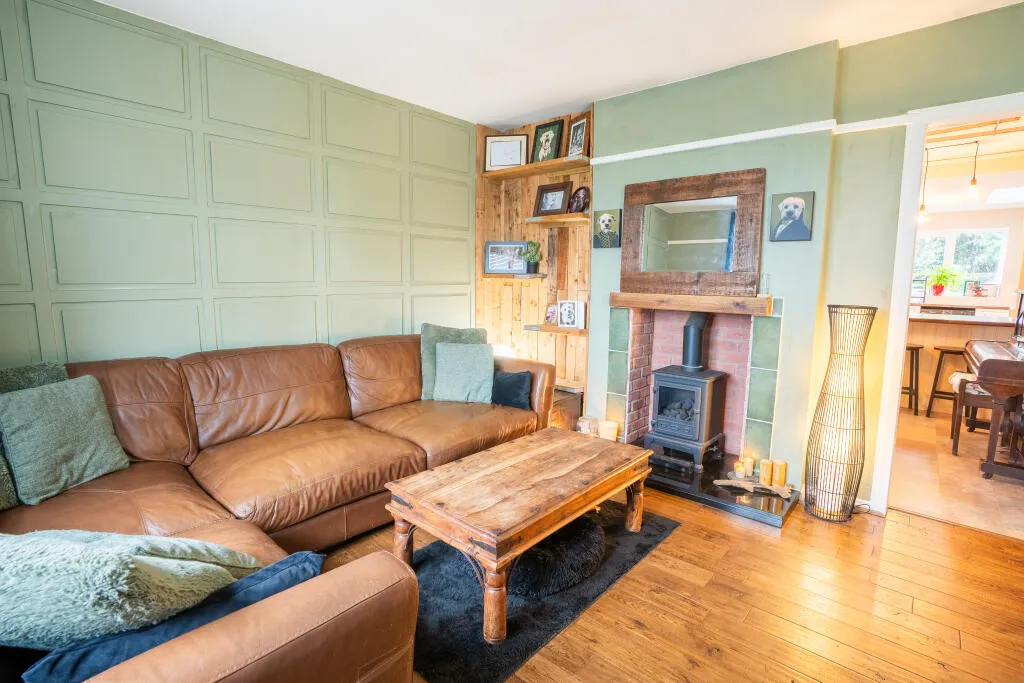 3 bed End of Terrace