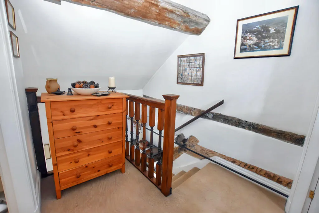 2 bed Maisonette