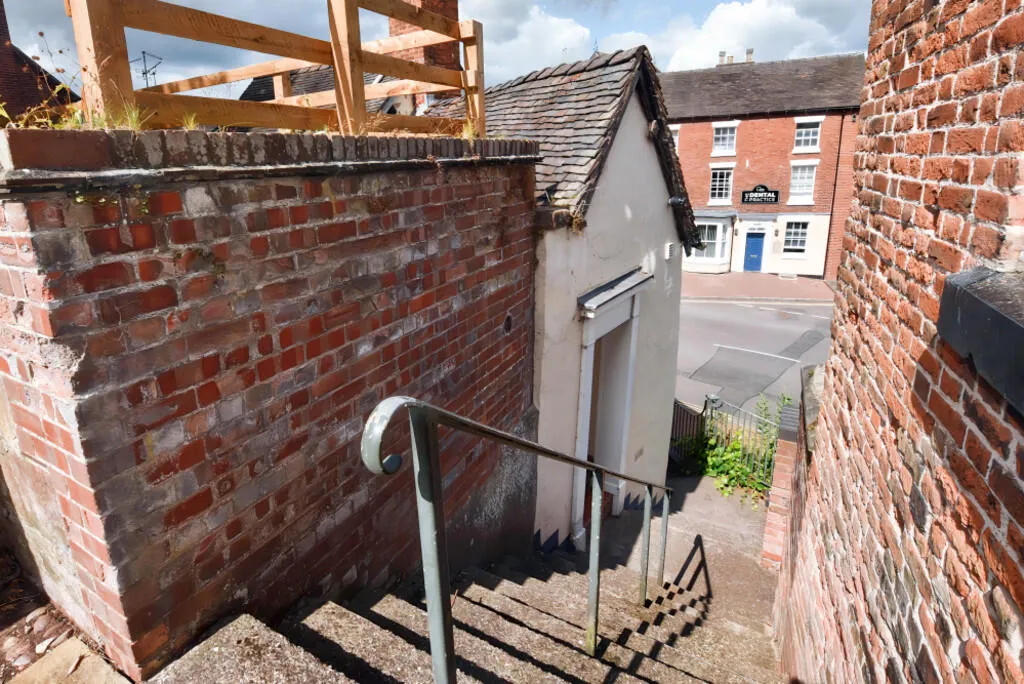2 bed Maisonette