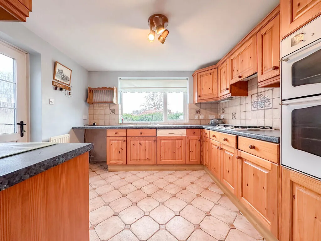 2 bed Semi-Detached Bungalow
