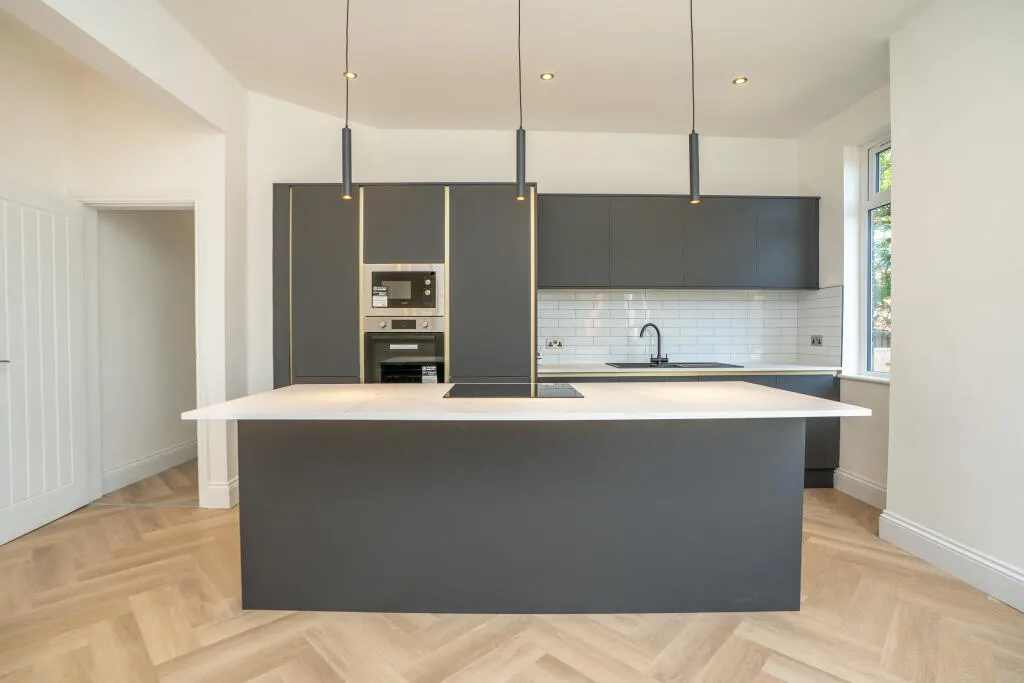 4 bed Semi-Detached