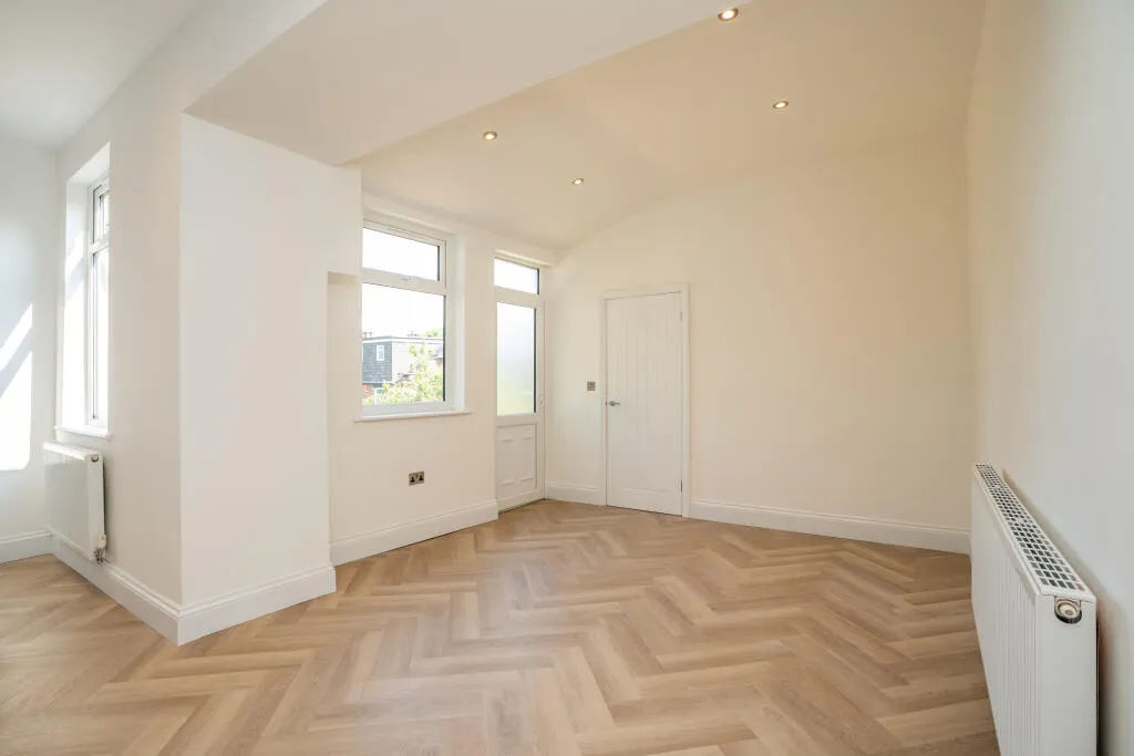 4 bed Semi-Detached