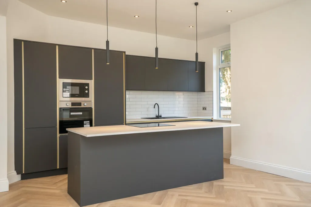 4 bed Semi-Detached