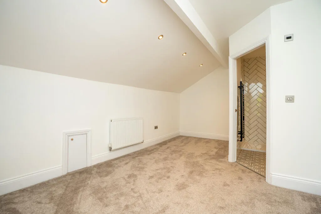 4 bed Semi-Detached