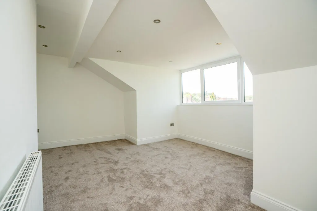 4 bed Semi-Detached