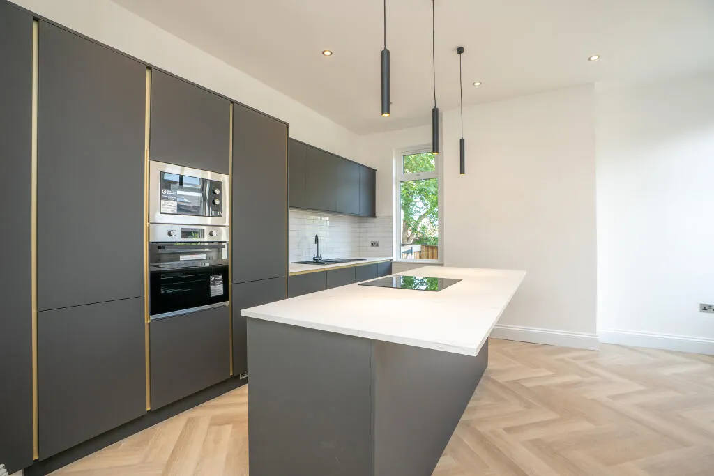 4 bed Semi-Detached