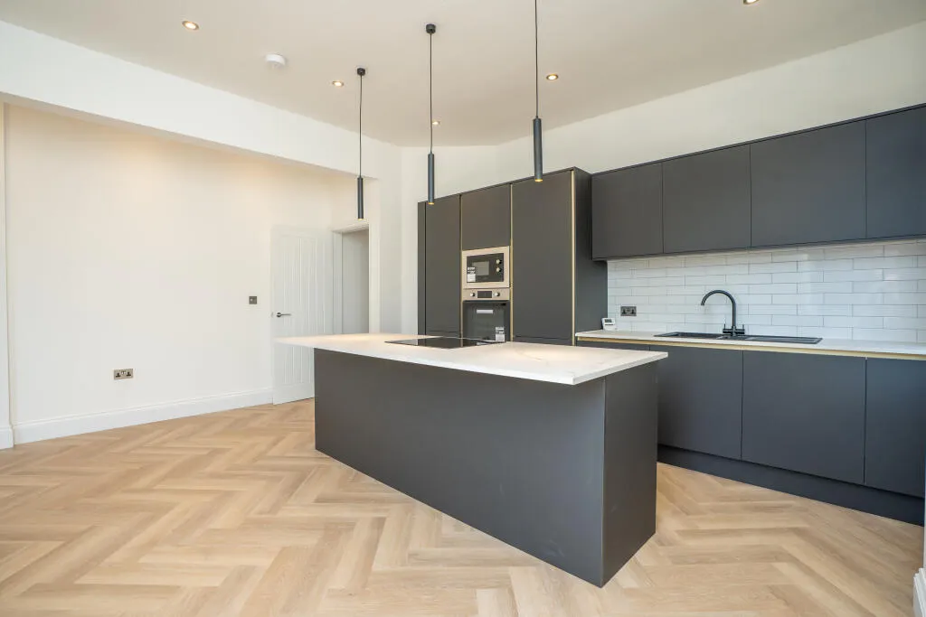 4 bed Semi-Detached