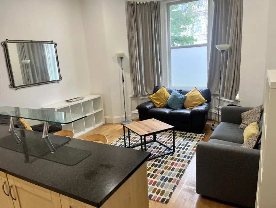 2 bed Ground Flat