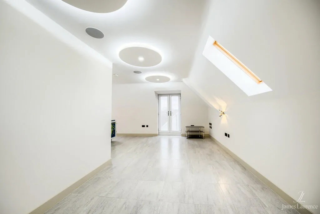 2 bed Apartment