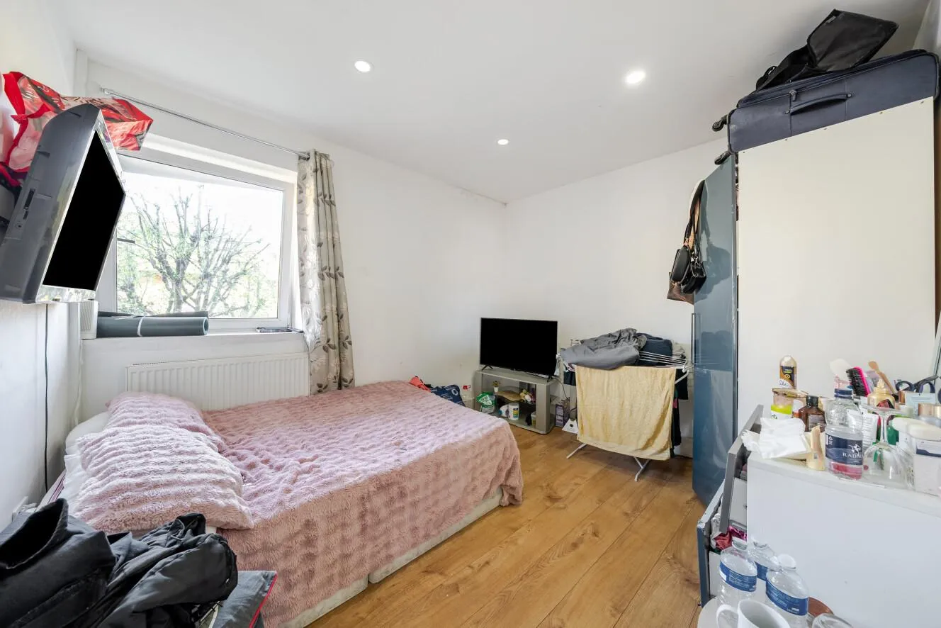 3 bed Block of Apartments