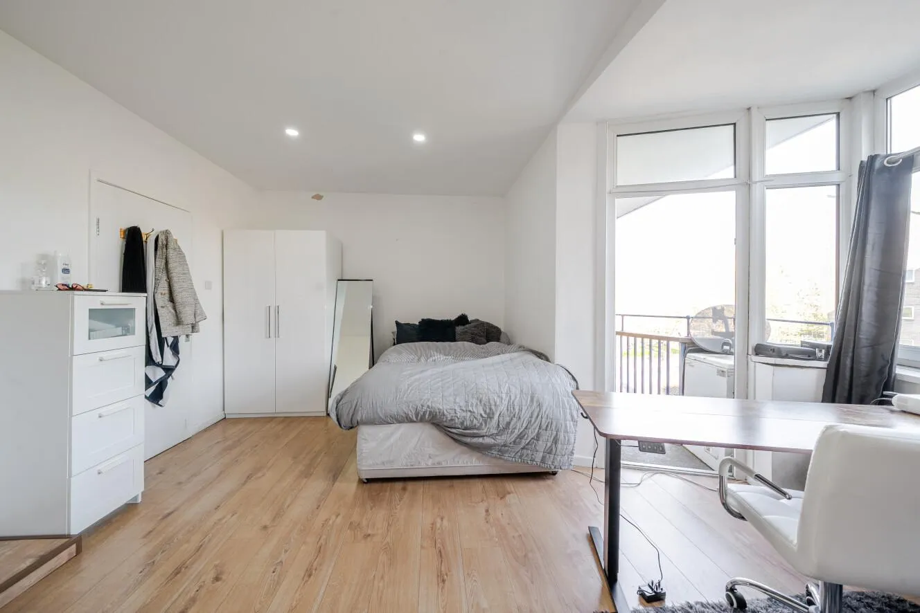 3 bed Block of Apartments