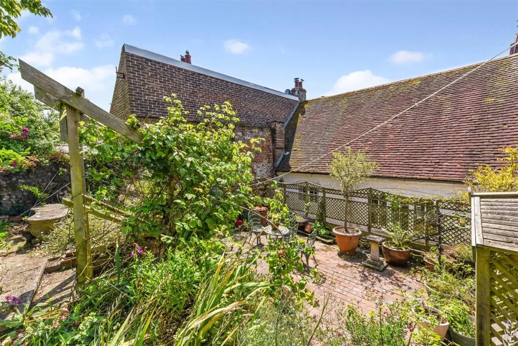 3 bed Character Property