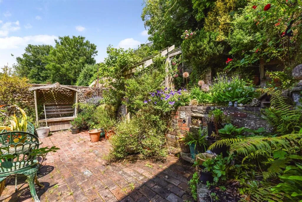 3 bed Character Property