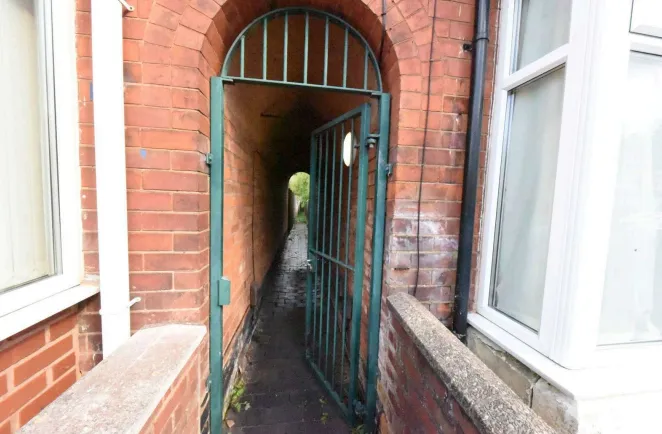 2 bed Terraced