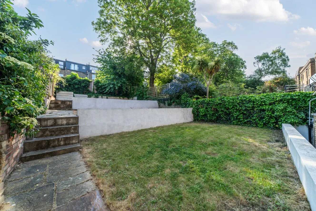 3 bed Ground Flat