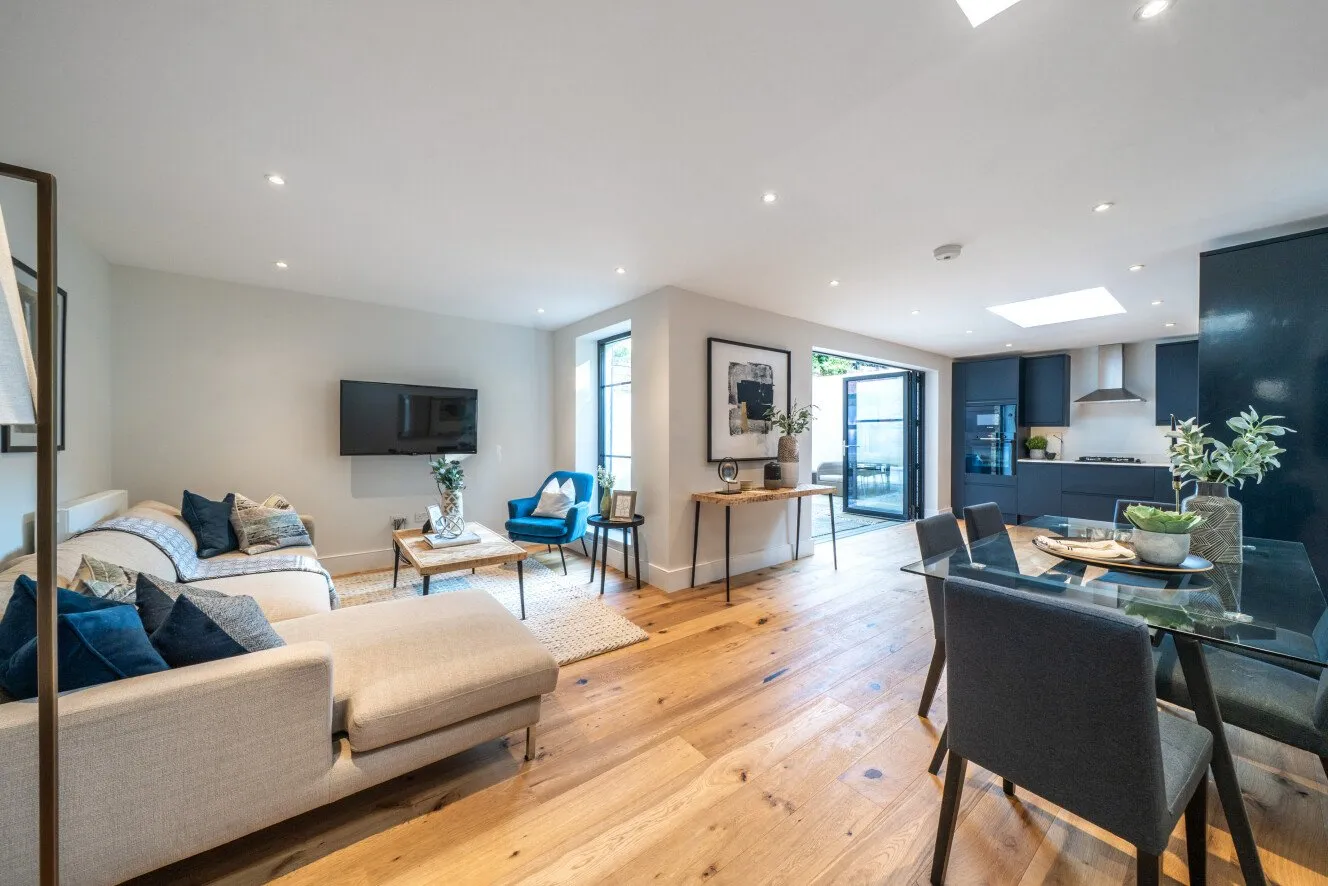 3 bed Ground Flat
