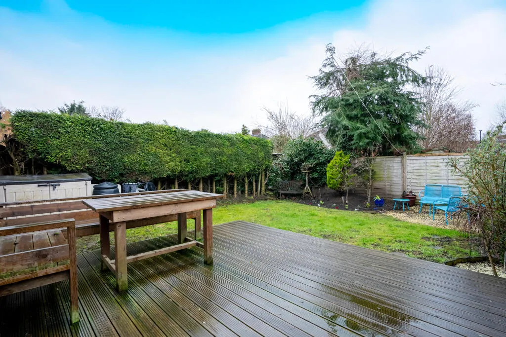 3 bed End of Terrace