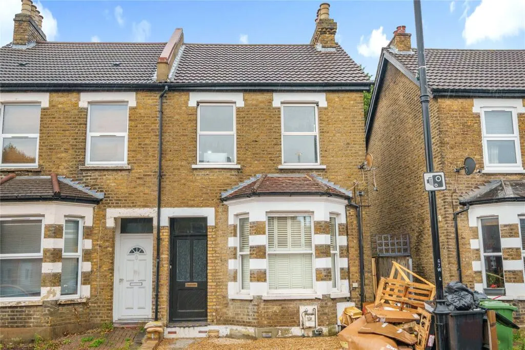 1 bed Character Property
