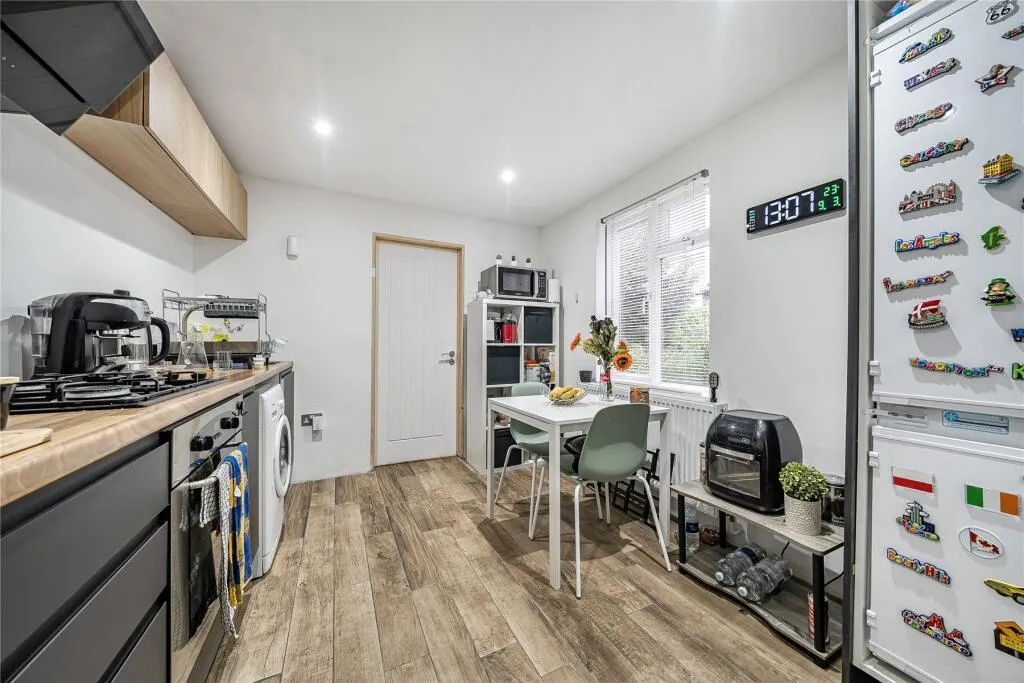 1 bed Character Property