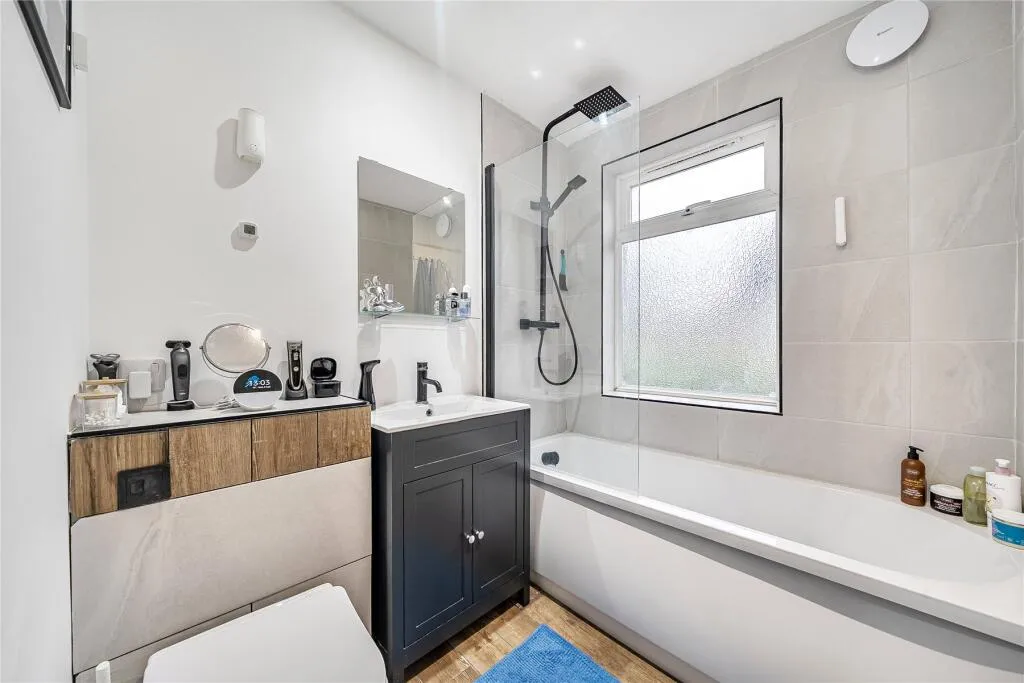 1 bed Character Property