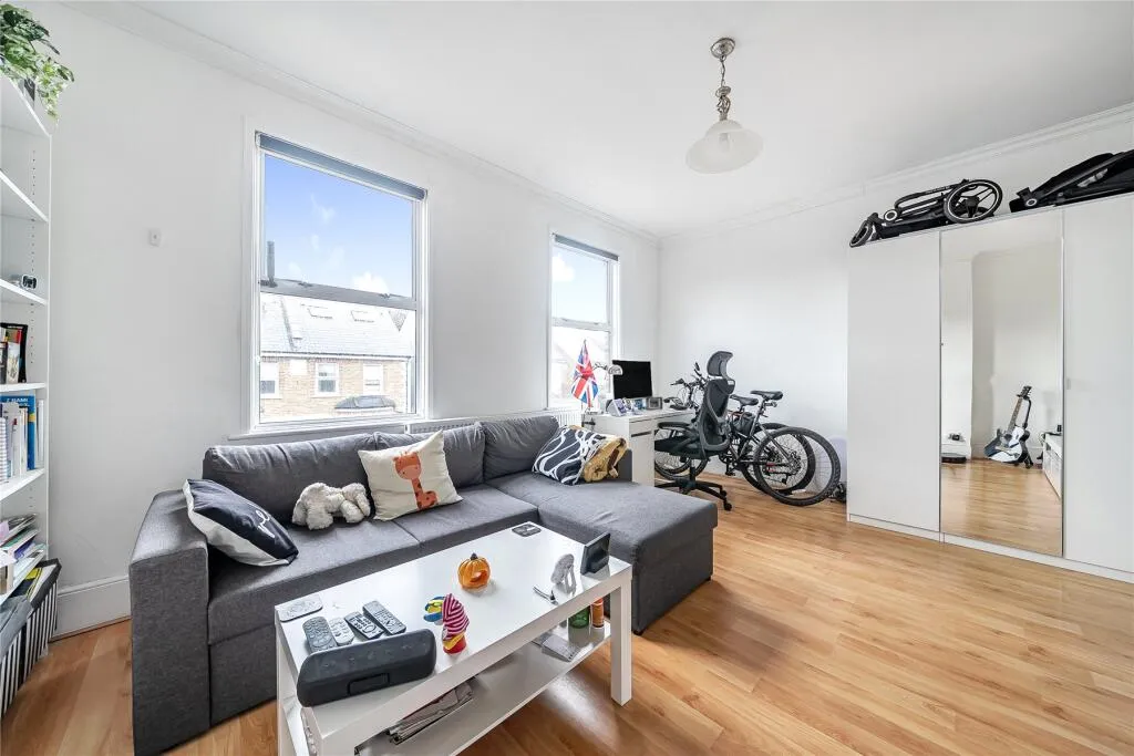 1 bed Character Property