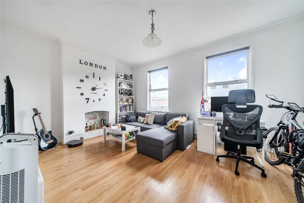1 bed Character Property