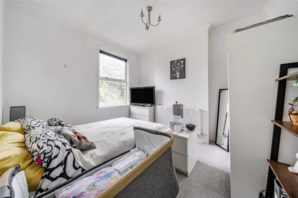 1 bed Character Property