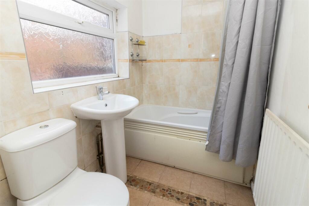2 bed Ground Flat