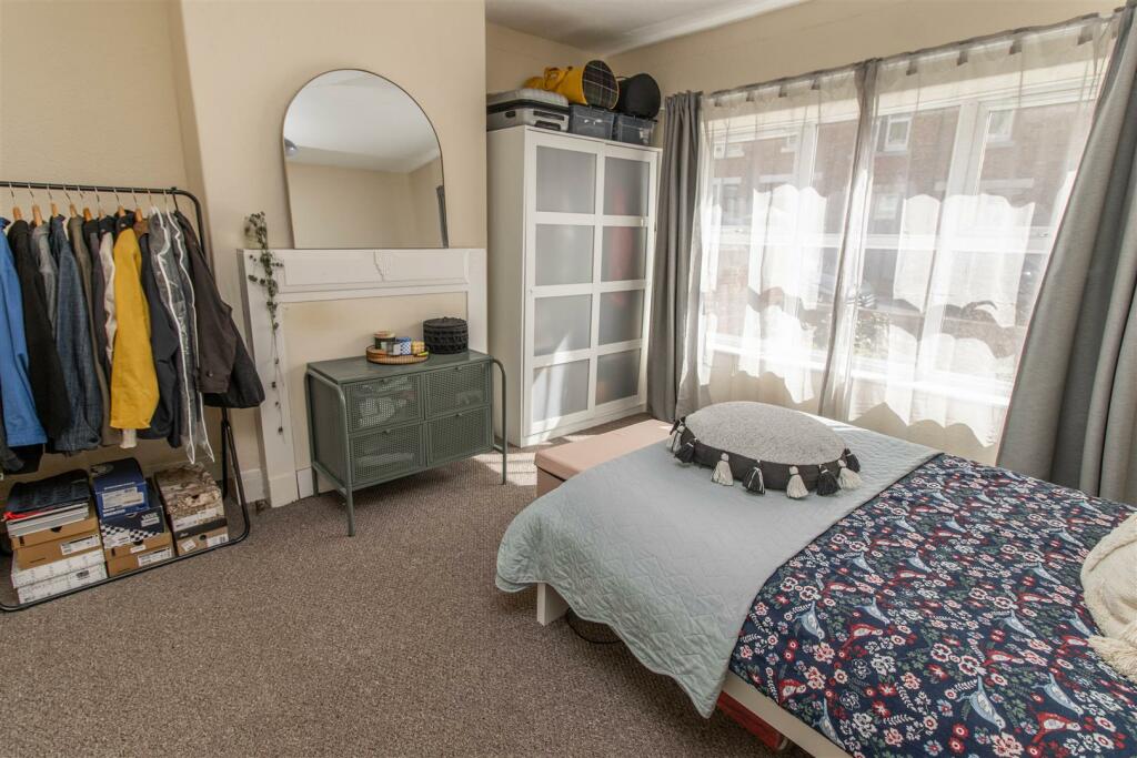 1 bed Maisonette