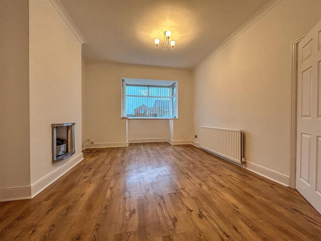 2 bed Semi-Detached Bungalow