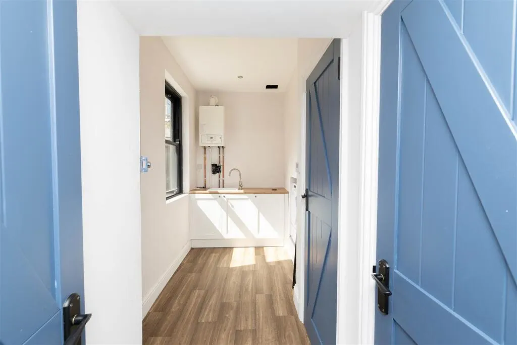 4 bed Terraced