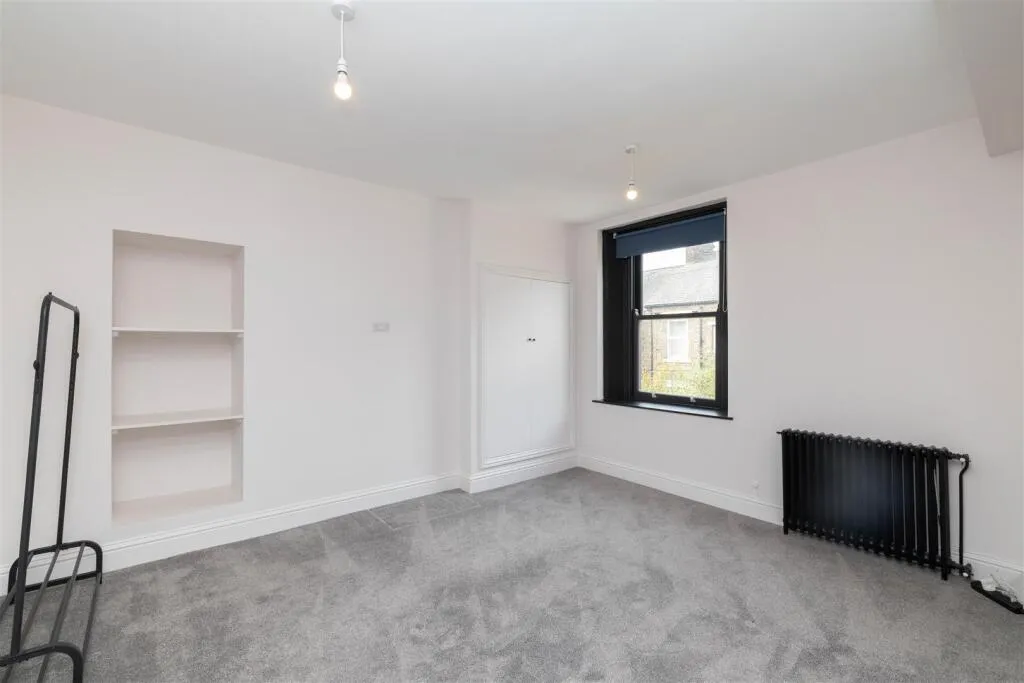 4 bed Terraced